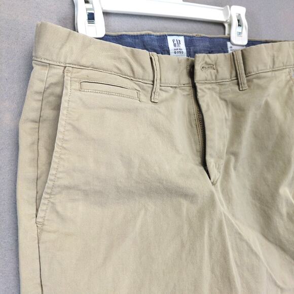 Gap Men's 28x11 Iconic Khaki Chino Shorts, Regular Casual Summer Preppy - Picture 4 of 6